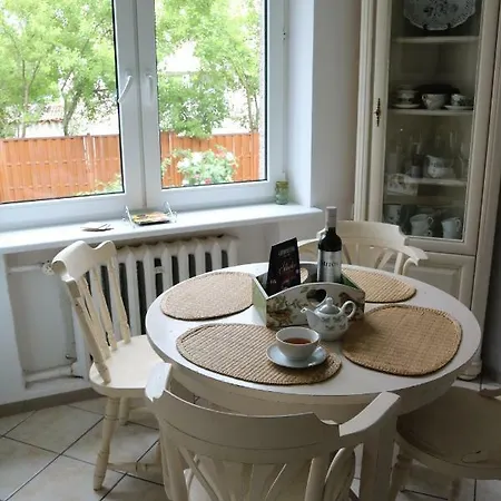 U Adeli Apartment *